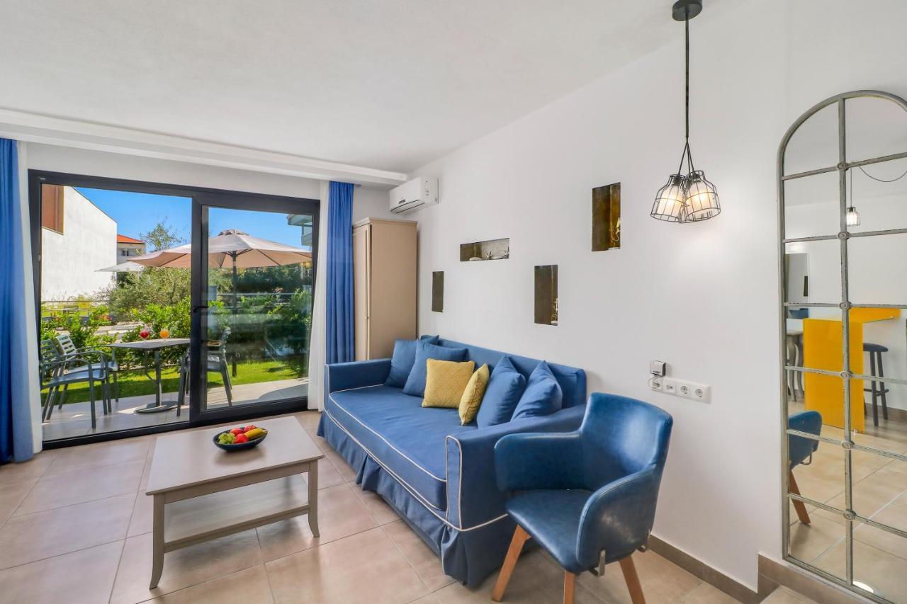Theros Villas & Suites Chrysi Ammoudia Exterior photo